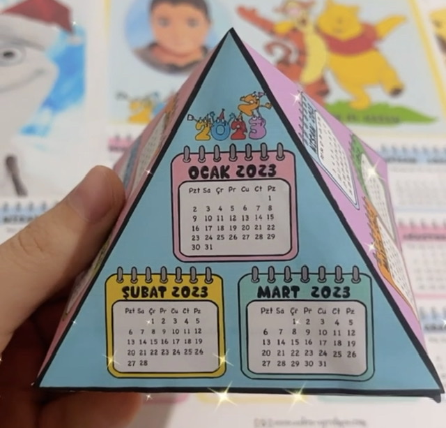 3 Boyutlu 2023 Takvim ( RENKLİ RENKSİZ)